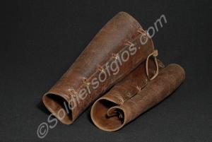 One pair of officer's brown leather leggings. Glou