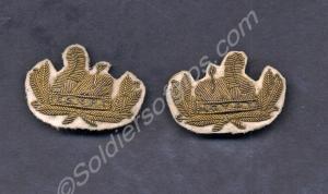 One pair of embroidered collar badges for mess jac