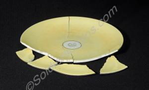Dessert plate, yellow with the back badge of the G