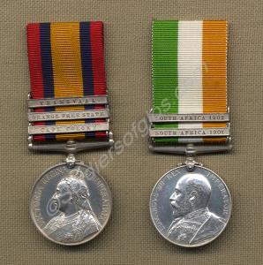Group of two medals; Queen's South Africa Medal wi