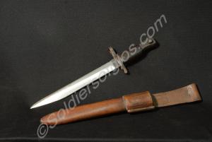 Bayonet with leather scabbard for Ross rifle. 1907