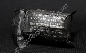 Large field brown first-aid dressing. U.S. Army Ca