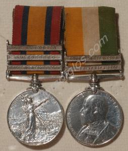 Group of two medals; Queen's South Africa Medal wi