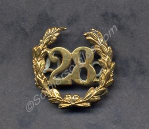 Officer's gilt back badge with '28' within an open