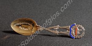 Silver shooting team spoon. Decorated with crossed