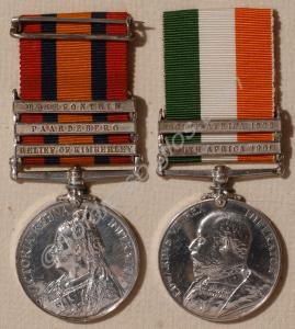 Group of two medals; Queen's South Africa Medal wi