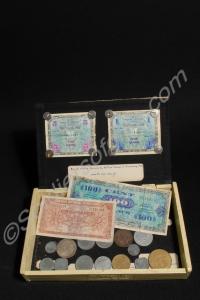 Box containing foreign money, including German, Be