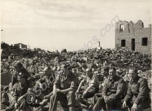 Taking a break - Territorial Army Training of 5th