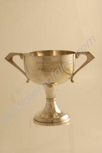 Silver cup with plinth. With inscription '28th Rif