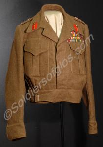 Battle dress blouse with badges of rank, small pat