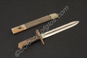 Unidentified bayonet and scabbard. Chromed knife b