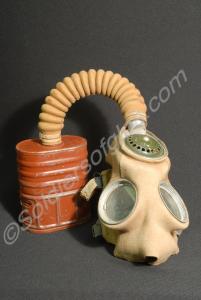 British gas mask, 1942 pattern. Mask-hose connecto