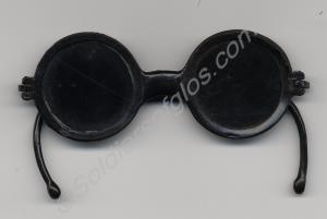 Japanese sniper's glasses designed to conceal even