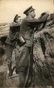 Snipers. Company Sergeant-Major William Bizley tak