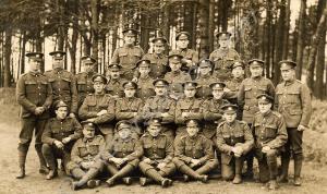 Soldiers of the Gloucestershire Regiment c. 1917-