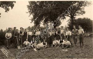 Digging a trench.  1/5th Battalion, The Gloucester