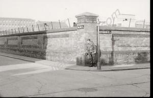 The Glosters in Belfast, Northern Ireland 1972. (L