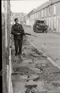 The Glosters in Belfast, Northern Ireland 1972. (L
