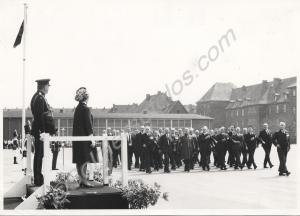 Princess Alice, Duchess of Gloucester watching vet
