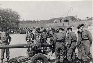 Major Harvey and soldiers with 120mm MOBAT A/T Gun