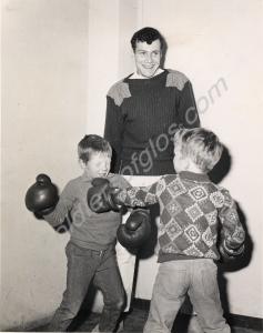 Private De La Ceaux supervises a boxing match at t