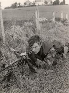 Gloucestershire Regiment patrol, prone position wi