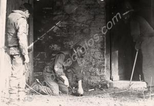 Gloucestershire Regiment patrol, searching for exp