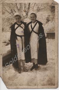 Two German nurses at Stalag XXI A .
