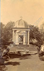 In album     Memorial Well, Jhansi. 2nd Battalion,