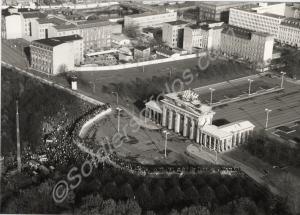 The Berlin Wall near the Brandenburg Gate. 1986