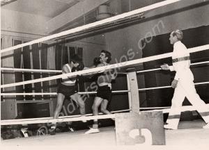 Privates Griffin and Ovens boxing in a lightweight