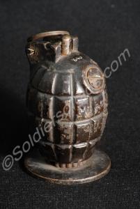 Mills rifle grenade, no. 36. With disc for use wit