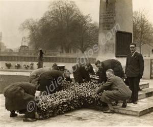 Placing 'Gloucester Cross of Remembrance' at the G