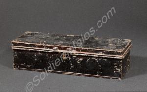 Black tin box.( Contains items 6601-6604 ). Belong