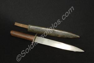 Austrian trench dagger with wooden hilt and steel