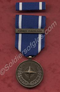 N.A.T.O. Medal with clasp in blue case for Former