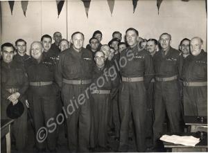 Gloucestershire Regiment veterans with Colonel Car