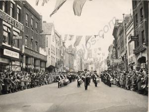 The Gloucestershire Regiment parading through Glou