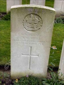 Grave of 9876 Private Alfred William Mills, 1st Ba
