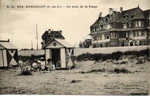 Beach scene at Hardelot. 1914-1918.
