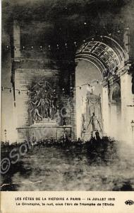 The Cenotaph at night. Victory celebrations in Par