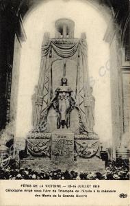 The Cenotaph. Victory celebrations in Paris. Basti