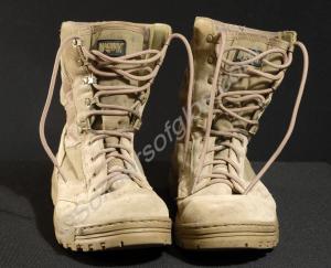 Boots pair of Magnum size 9. Royal Gloucestershire
