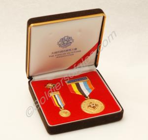 Boxed set of Korean Veterans Association medals; V
