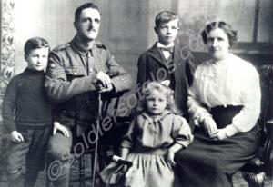 12786 Colour Sergeant David Voyce and family. 9th