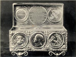 Framed photograph of silver Waterloo snuff box pre
