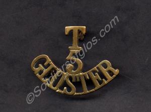 Brass shoulder title. T/5/GLOSTER. 5th (Territoria