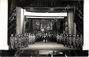 Historical tableau with soldiers dressed in the un